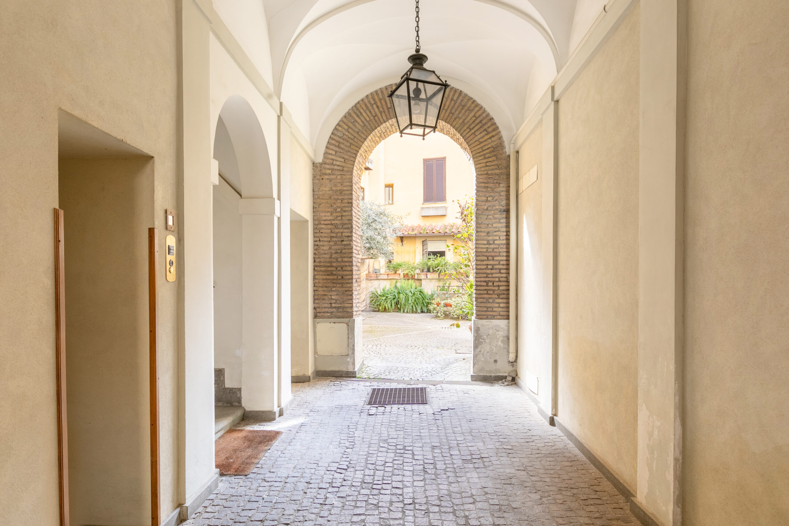 Building entrance hall for the Quiet Trevi Fountain Apartment in Rome